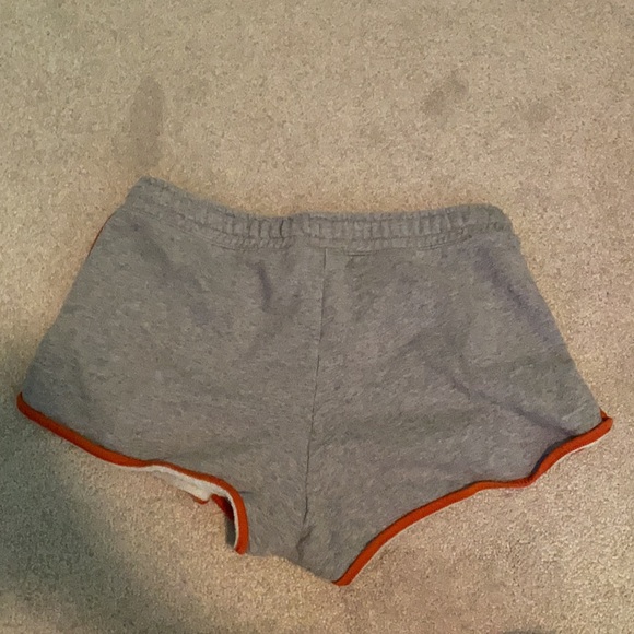 Short gray Reebok Shorts - Picture 3 of 4